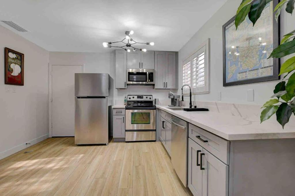 Resort Style 4 Bedroom House With Pool Minutes From Strip Las Vegas Eksteriør bilde