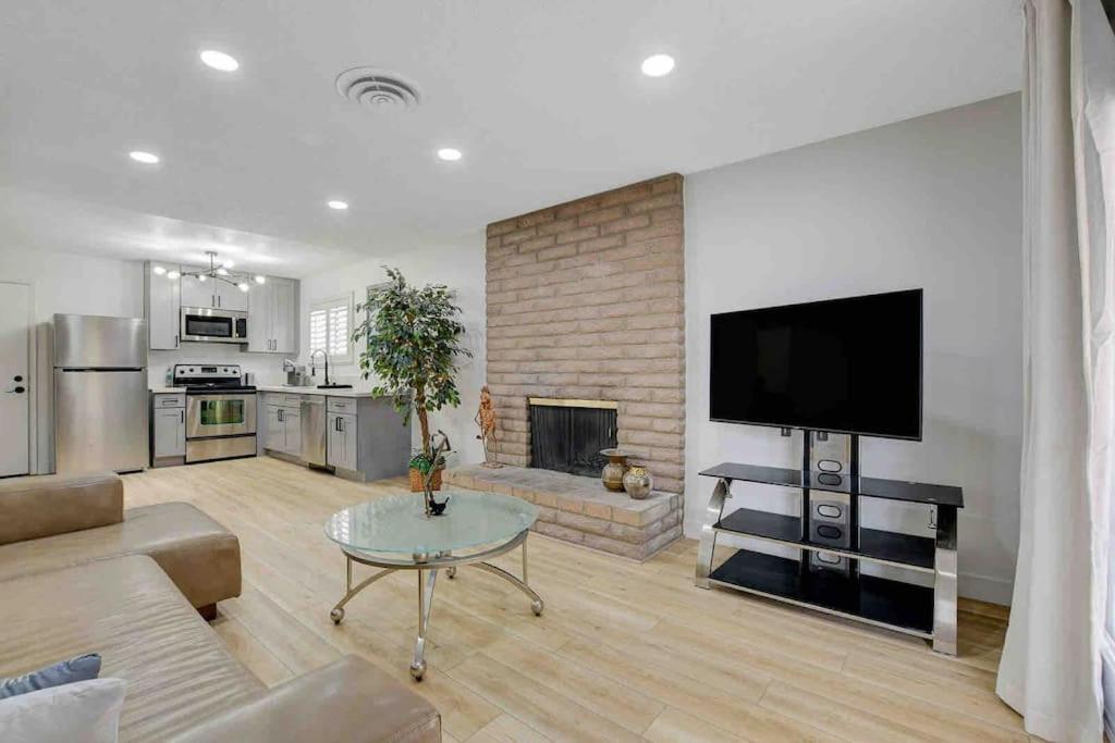 Resort Style 4 Bedroom House With Pool Minutes From Strip Las Vegas Eksteriør bilde